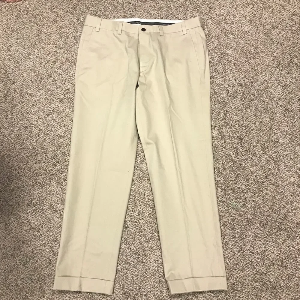👠Eddie Bauer wrinkle free slim fit khakis.  Size 36